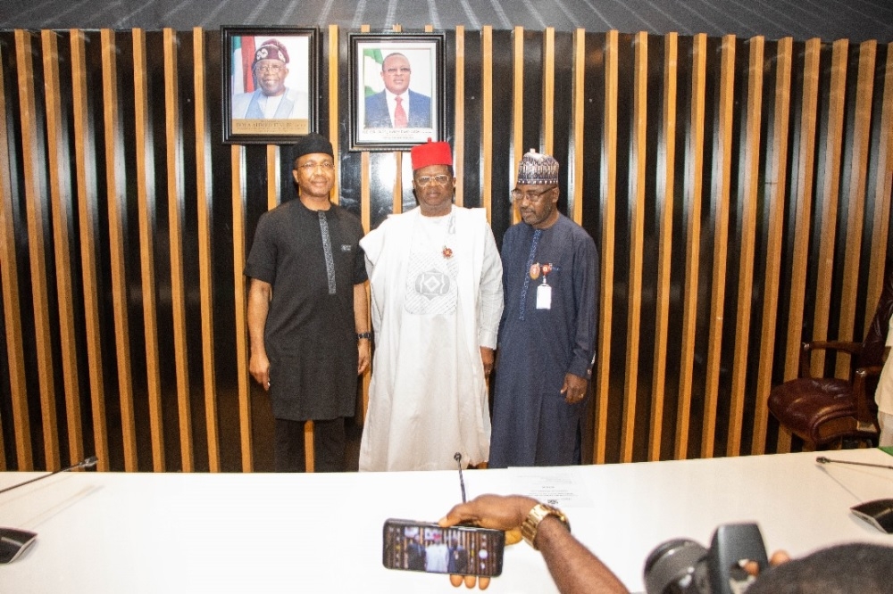 Honourable Minister of Works, His Excellency,  Sen. Engr. Nweze David Umahi CON inaugurating members of Governing Board of Federal Roads Maintenance Agency ( FERMA) on Thursday, 21st December, 2023.