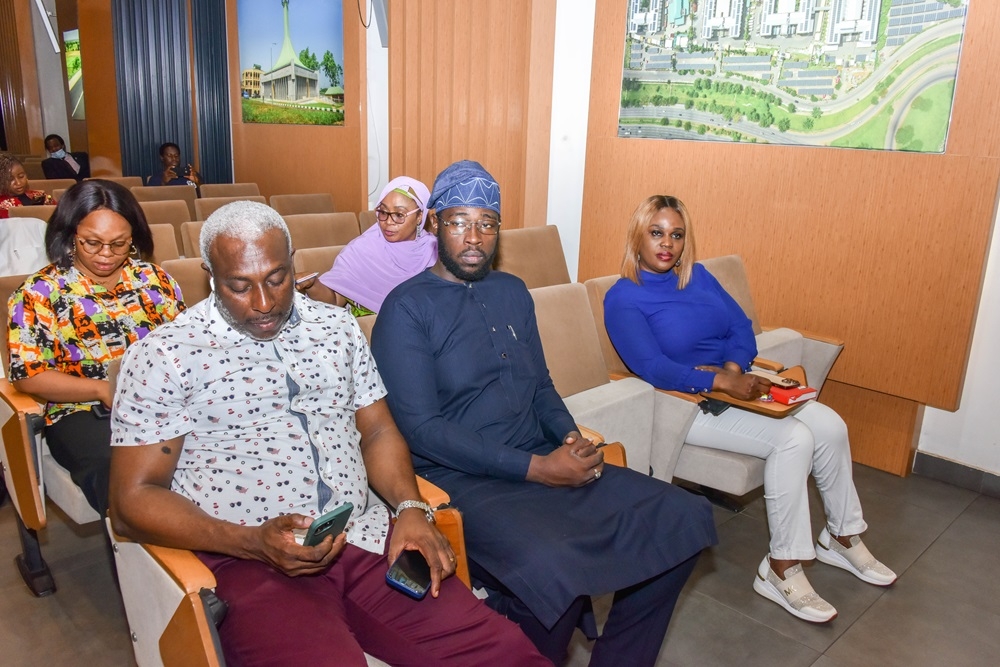 Honourable Minister, Federal Ministry of Works, Sen. Engr. Dave Umahi meeting with Directors in the Ministry's Conference Room on Thursday, 4th January 2024