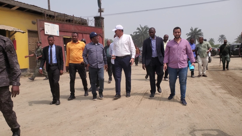 Minister of Works, Sen Umahi  inspects the 56.10 kilometers Enugu-Port Harcourt Dual Carriageway under reconstruction in Abia State and the 15 kilometers Eleme to Onne Junction in East West Road Section 3, comprising of 3 lanes each in Port Harcourt, Rivers State