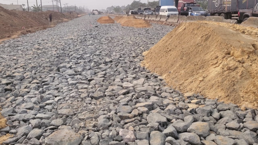 Minister of Works, Sen Umahi  inspects the 56.10 kilometers Enugu-Port Harcourt Dual Carriageway under reconstruction in Abia State and the 15 kilometers Eleme to Onne Junction in East West Road Section 3, comprising of 3 lanes each in Port Harcourt, Rivers State