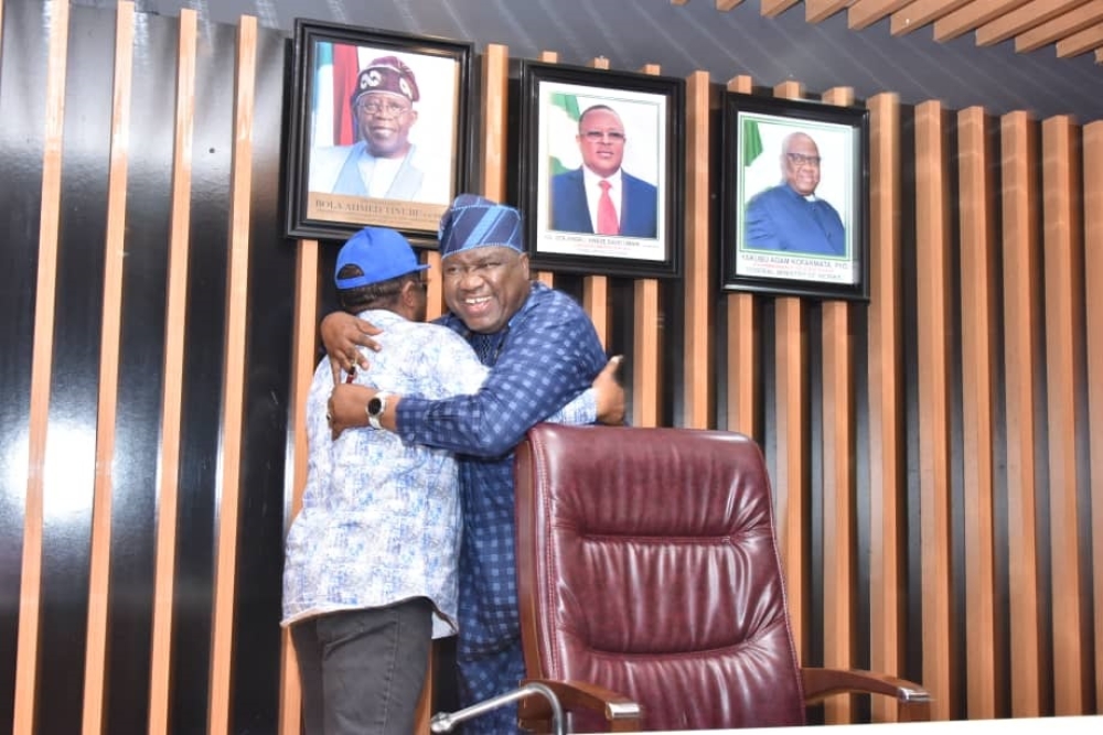 Civil Servants in the Federal Ministry of Works Celebrate Sen. Umahi For Quality Leadership and Commitment to the Welfare of Workers