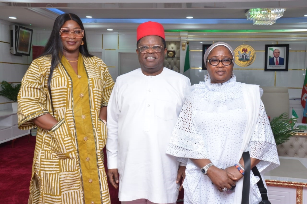 HONOURABLE  MINISTER OF WORKS HAD AN AUDIENCE  WITH THE WIFE OF THE GOVERNOR  OF EBONYI  STATE, HER EXCELLENCY,  CHIEF MRS. UZOAMAKA MARY-MAUDLINE NWIFURU AND THE FIRST DAUGHTER OF THE FEDERAL REPUBLIC OF NIGERIA AND IYALOJA GENERAL, CHIEF MRS. FOLASADE TINUBU-OJO