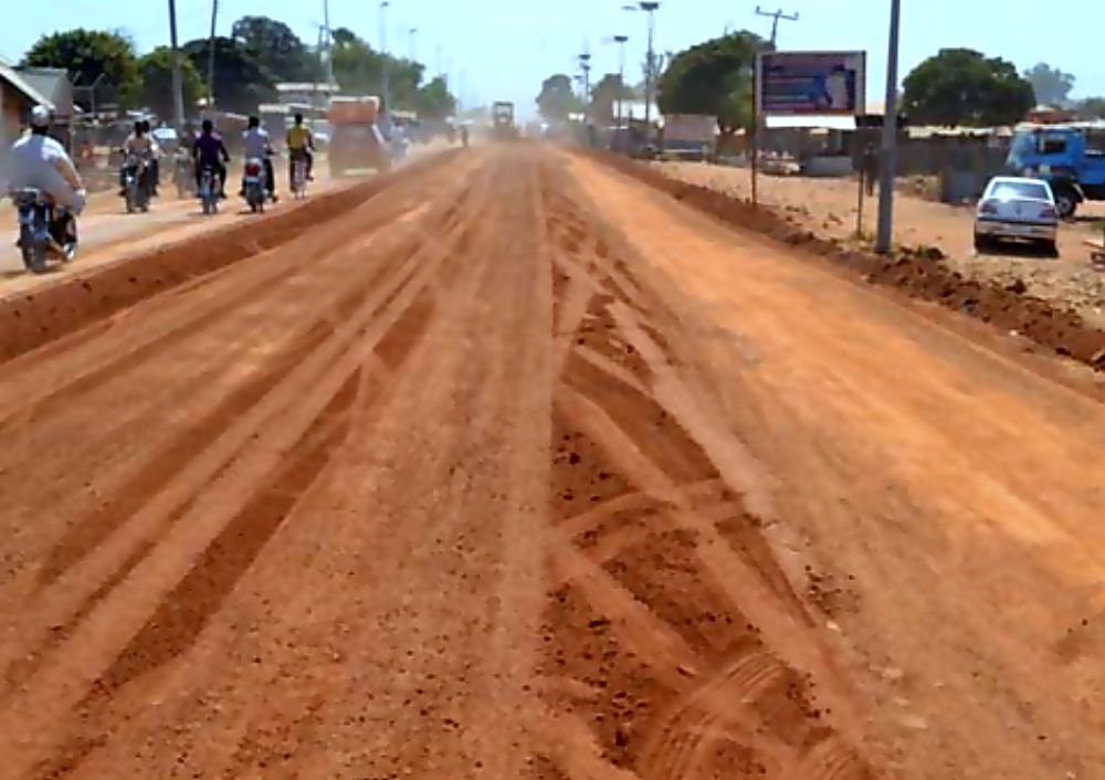 Work in Progress... Personnel of  Mothercat Nigeria Limited,working on the scarification and pavement of Zaria - Gusau - Sokoto -Birnin Kebbi Road, (Funtua -Gusau Section) in Kastina State as part of the on going rehabilitation of roads across the country by the Federal Ministry of Power, Works and Housing under the 2016 Budget. 