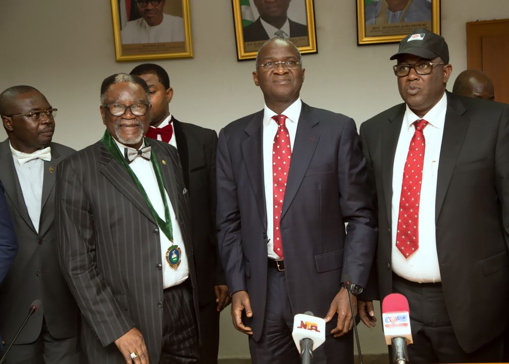 Minister of Power, Works & Housing , Mr Babatunde Fashola SAN(2nd right), Permanent Secretary in the Ministry,Engr. Abubakar Mogaji(right) and President, Nigerian Society of Engineers, Engr. Otis Anyaeji(left) and others in a group photograph shortly after a courtesy visit to the Minister to discuss issues relating to infrastructure development and the role of Nigerian Engineers at the Ministry of Power, Works & HousingÂ  headquarters, Mabushi, Abuja on Tuesday 1st, November 2016.